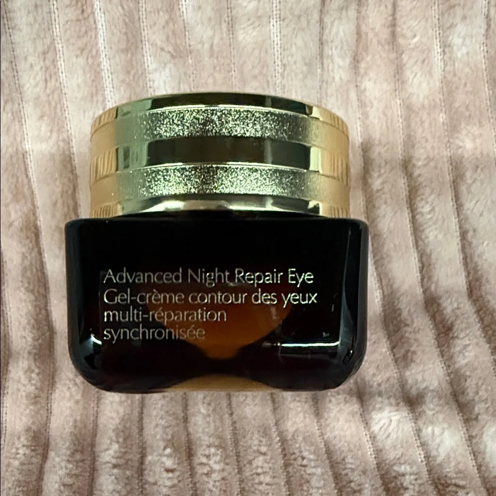 Estee Lauder Advanced Night Repair Eye Supercharged Gel-Creme - Picture 3 of 5